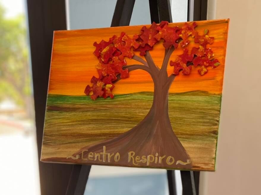 Varios pacientes con Alzheimer exponen sus trabajos artísticos en la alcaldía de Fajardo